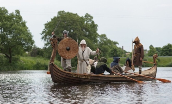 Sestdien Grobiņā notiks vienīgais vikingu kultūrvēsturiskā mantojuma festivāls Latvijā, kurā tiks atdzīvināta Skābarža kalna senā vikingu apmetne, būs skatāmi un izmēģināmi tā laika ieroči un bruņojums, seno kauju paraugdemonstrējumi, tradīcijas un dzīvesveids.