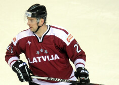 Atvars Tribuncovs Latvijas hokeja izlases spēlē 2012. gadā.