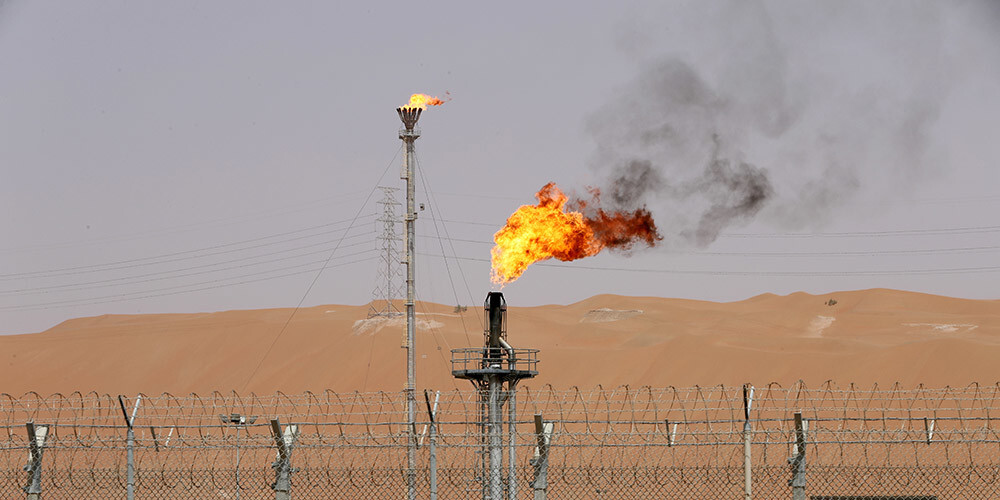 Saūda Arābijā ar spridzekļiem bruņotu dronu uzbrukumos cietis naftas vads