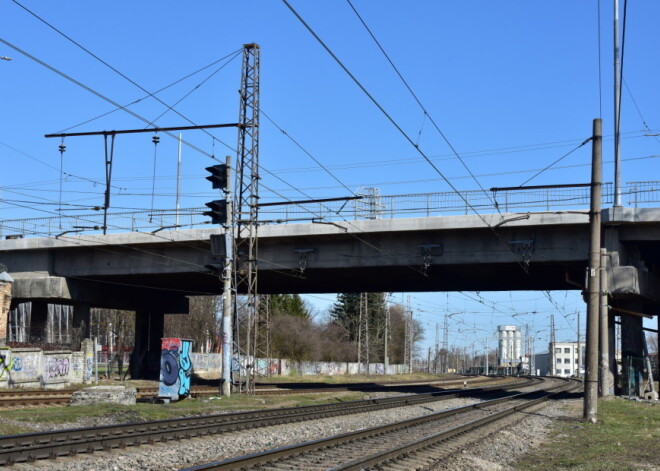 По ночам будет закрыто движение по Деглавскому мосту