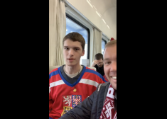 TV seja Oskars Priede Bratislavā satiek čehu zēnu, kurš trīs mēnešos iemācījies runāt latviski un fano par mūsu hokejistiem