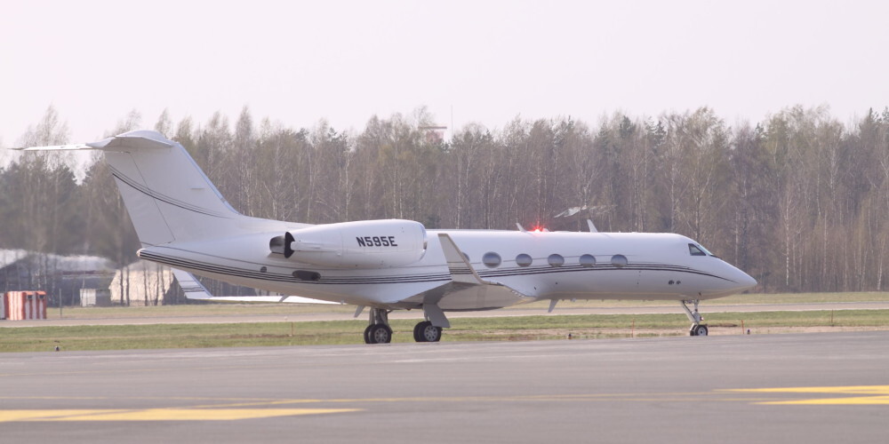 В аэропорту "Рига" задержали частный самолет из Одессы: изъят миллион долларов