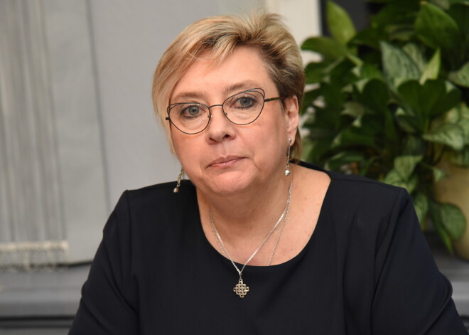 Bordāns rosina deputātus lemt par Ķezberes atbrīvošanu no NEPLP vadītājas amata