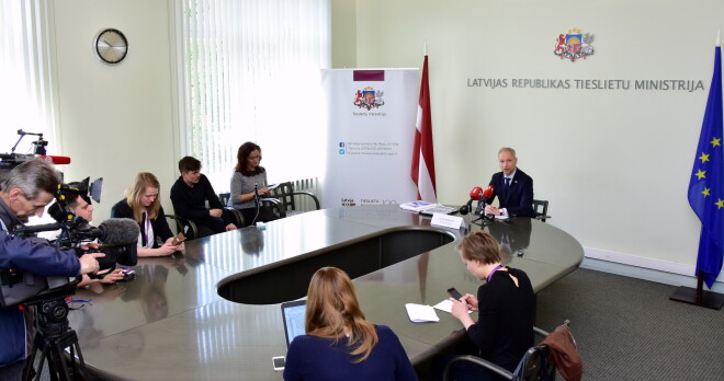 Tieslietu ministrs Jānis Bordāns preses konferencē informē par turpmāko rīcību informatīvās telpas drošības un tieslietu resora sakārtošanai.