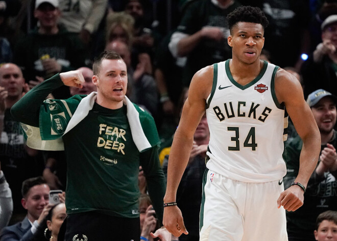 "Bucks" pārliecinoši apspēlē "Raptors" un sērijā izvirzās vadībā ar 2-0