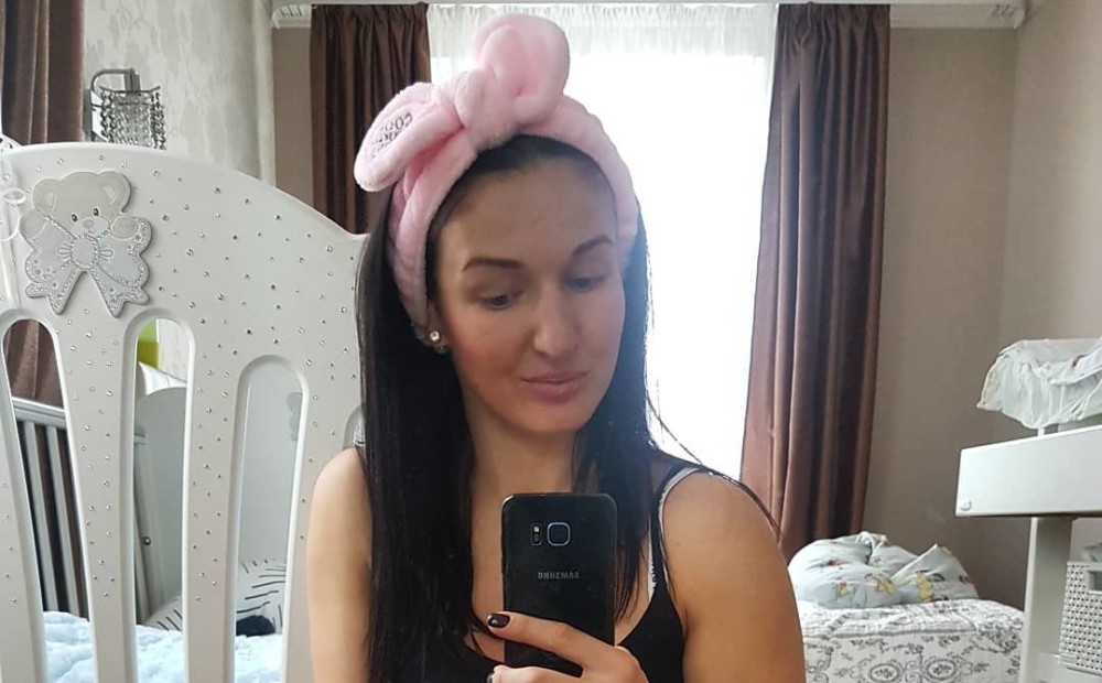 Cīkstone Anastasija Grigorjeva ar mazuli kopā pat trenējas