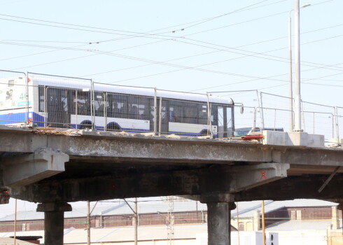 Возобновилось движение транспорта по Деглавскому мосту