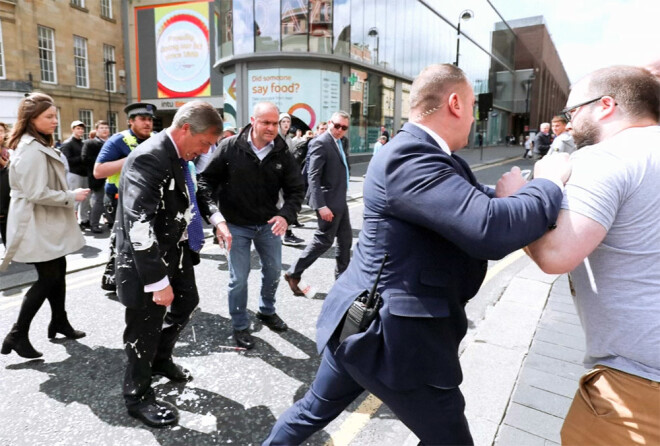 Incidents notika Ņūkāslā, kur Farāžs piedalījās kampaņas pasākumos.