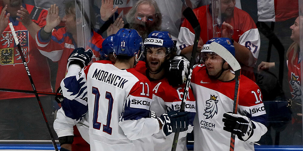 Čehijas hokejisti izcīna saspringtu uzvaru pret Šveici; Vācija sagādā zaudējumu Somijai