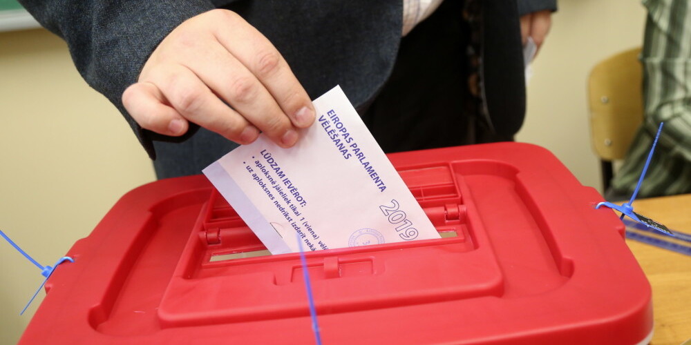 Из-за сбоев в системе ЦИК предлагает избирателям предварительно голосовать на своих участках
