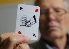 Jānis Mētra kārtis kolekcionē kopš 1971. gada.