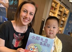 Pūcīte Ucipuci un Zane Zusta iepriecina arī ķīniešu bērnus