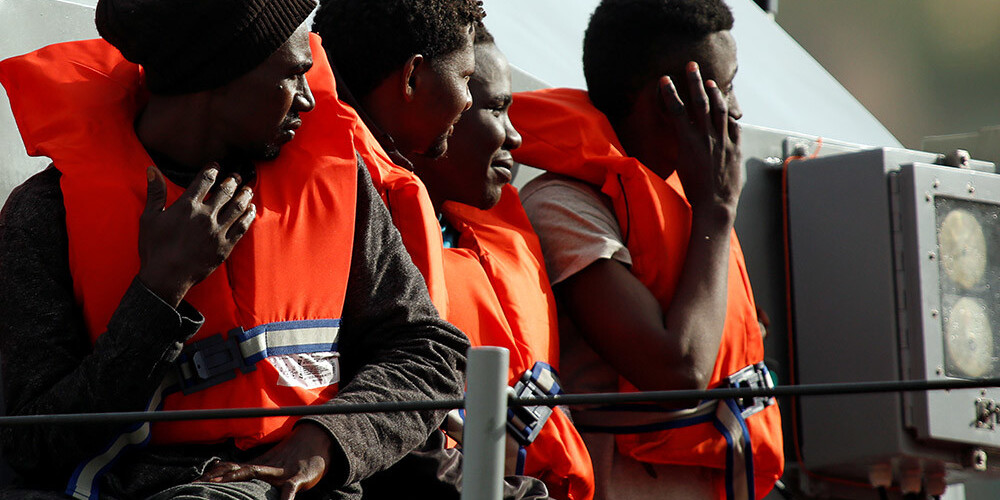 Pie Maltas krastiem izglābti 216 migranti, kuri uz Eiropu devās divās piepūšamās laivās