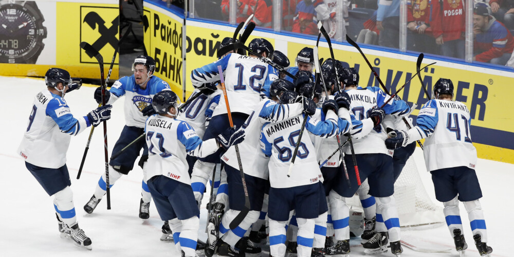 Somijas hokejisti ar minimālu pārsvaru pārspēj Krieviju un iesoļo PČ finālā