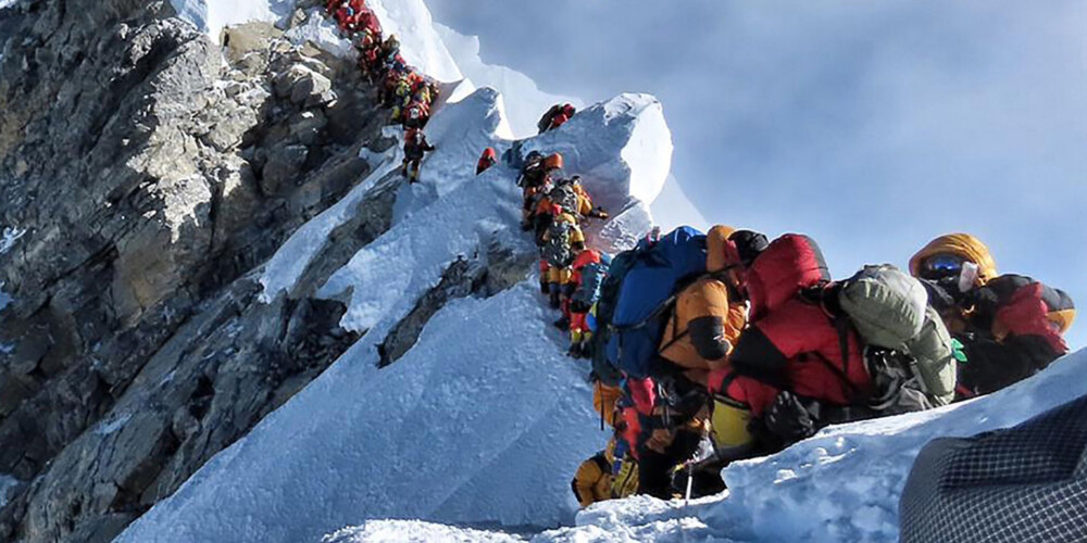 Nepālas tūrisma pārvalde noliedz, ka tikai "sastrēgums" ir vainojams alpīnistu bojāejā Everestā