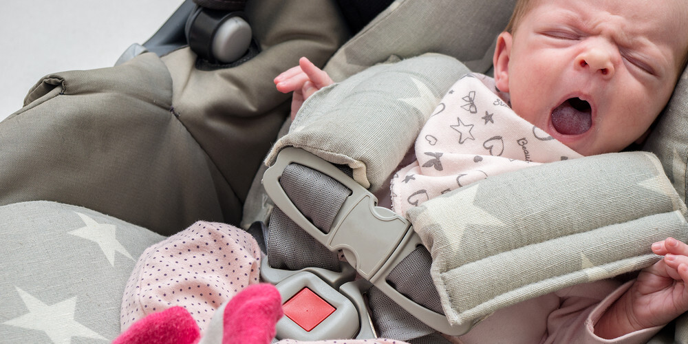 Kuriozs Vācijā: braucot no dzemdību nama, vecāki taksometrā aizmirst savu mazuli