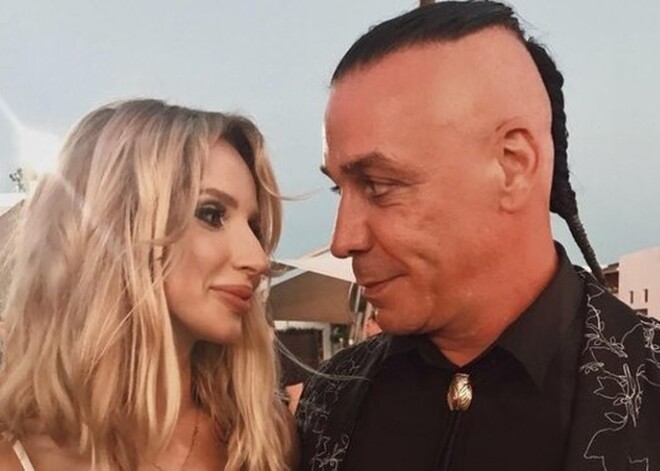 «Я люблю тебя»: солист группы Rammstein спел по‑русски в новом клипе