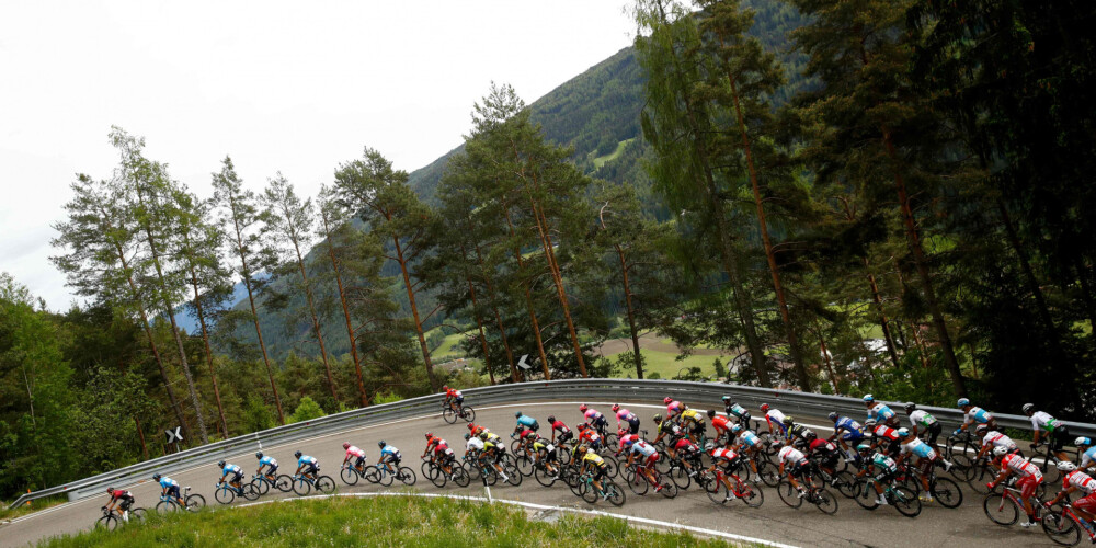 Neilands piedalās atrāvienā un izcīna piekto vietu "Giro d'Italia" posmā