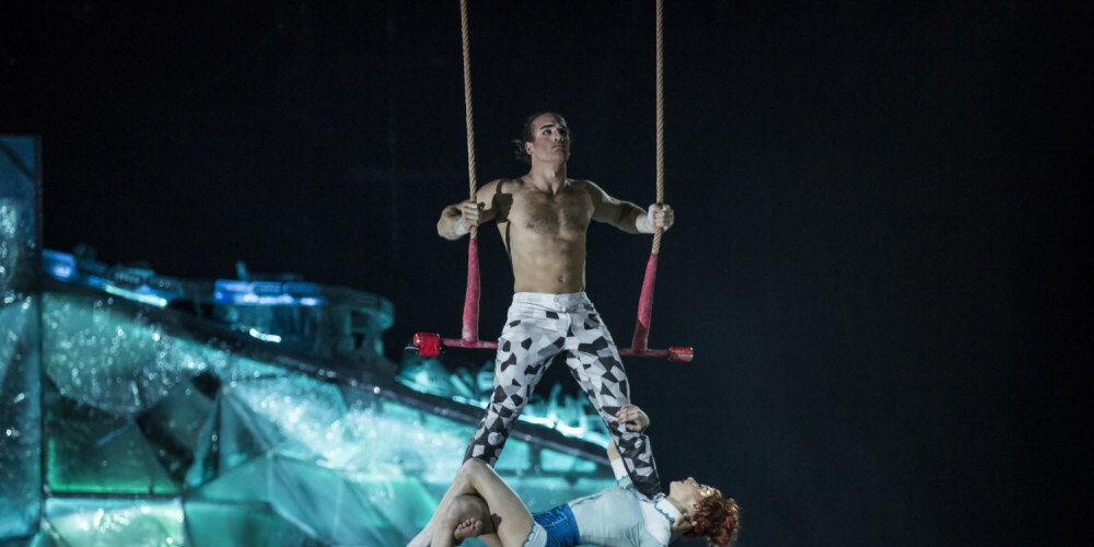 Лучший подарок - это чудо! Cirque du Soleil приглашает на первое цирковое представление на льду CRYSTAL