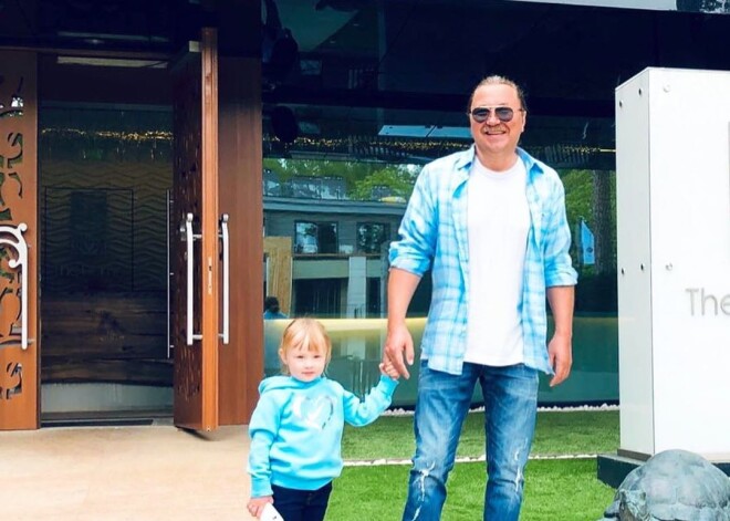 Отдыхающий в Юрмале Николаев позвал Пугачеву в гости. Она ответила!