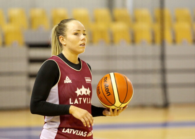 Latvijas izlase basketboliste Jākobsone karjeru turpinās FIBA Eirokausa komandā