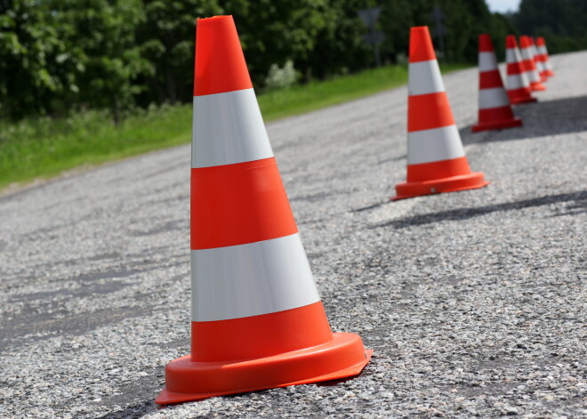 Vairākās Rīgas ielās nedēļas nogalē tiks slēgta satiksme