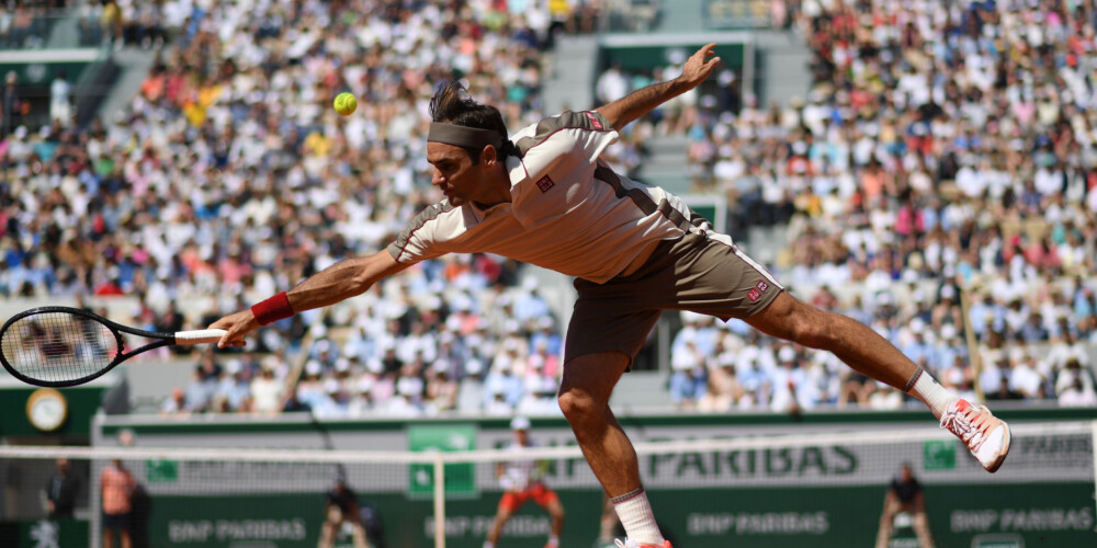 Federers izcīna četrsimto uzvaru "Grand Slam" turnīros un kvalificējas astotdaļfinālam.