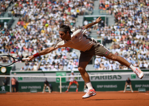 Federers izcīna četrsimto uzvaru "Grand Slam" turnīros un kvalificējas astotdaļfinālam.