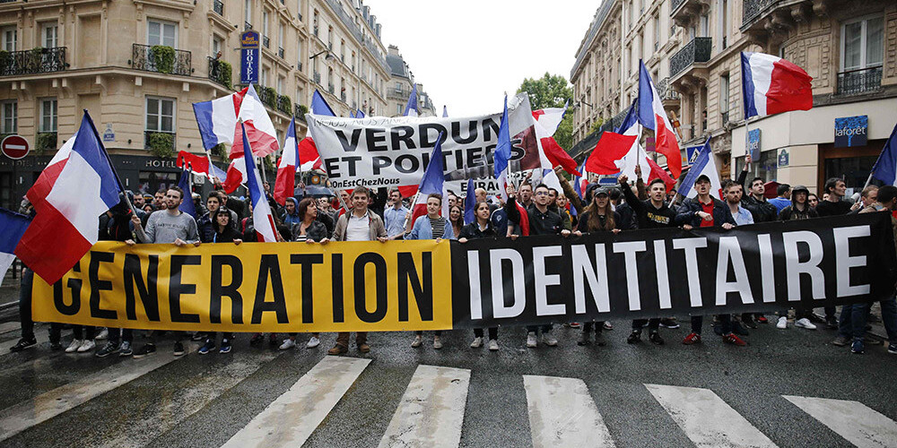 Francijā tiesās grupu, kas īstenoja pret imigrantiem vērstu blokādi uz robežas ar Itāliju