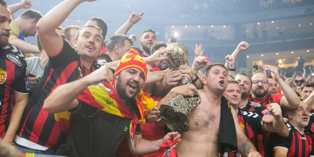 Cilvēktiesību aizstāvji pārmet handbolista Krištopāna kluba faniem pret albāņiem vērstu naida runu