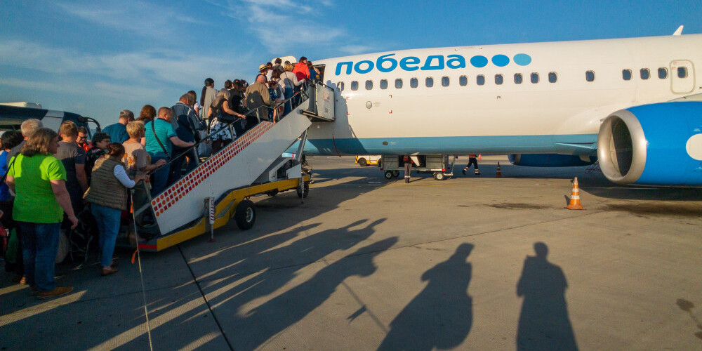 Krievu aviokompānijai pasprūk šausminoša taisnība par to, kādēļ lidojumā nedrīkst mainīt sēdvietu