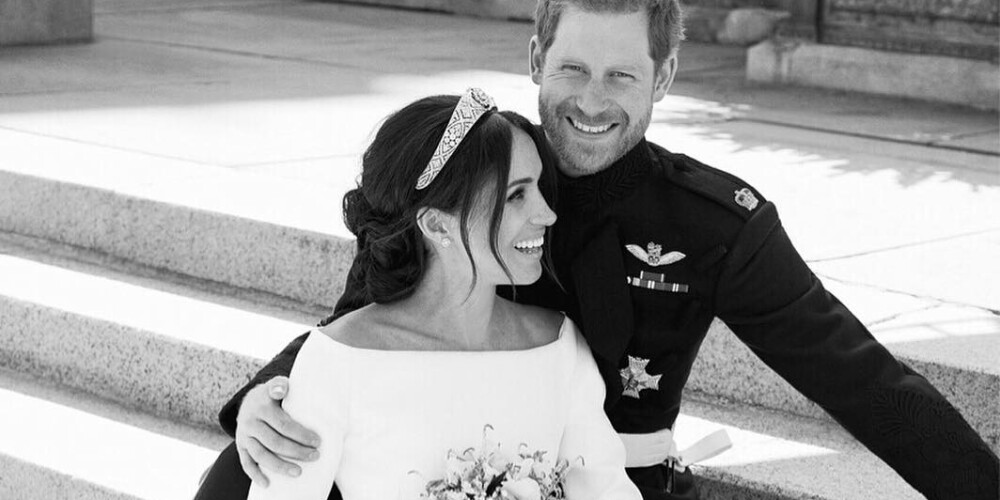 В сети обсуждают незаконно слитую свадебную фотографию герцогини Меган и принца Гарри