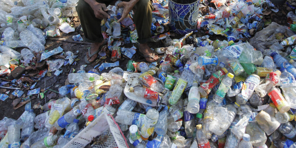 Cilvēki gada laikā apēd vismaz 50 000 (!) plastmasas daļiņu