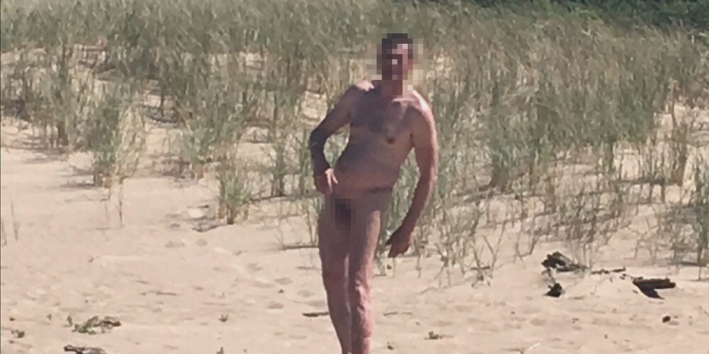 "Давай, смотри на меня!": Голый мужчина на пляже в Вецаки мастурбировал и приставал к женщине