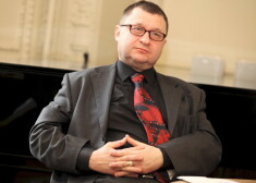 Diriģentam un komponistam Andrim Vecumniekam šodien - 55!