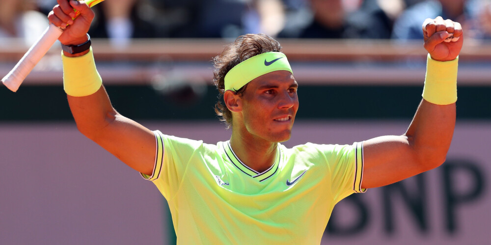 Leģendu cīņā Nadals trīs setos sakauj Federeru