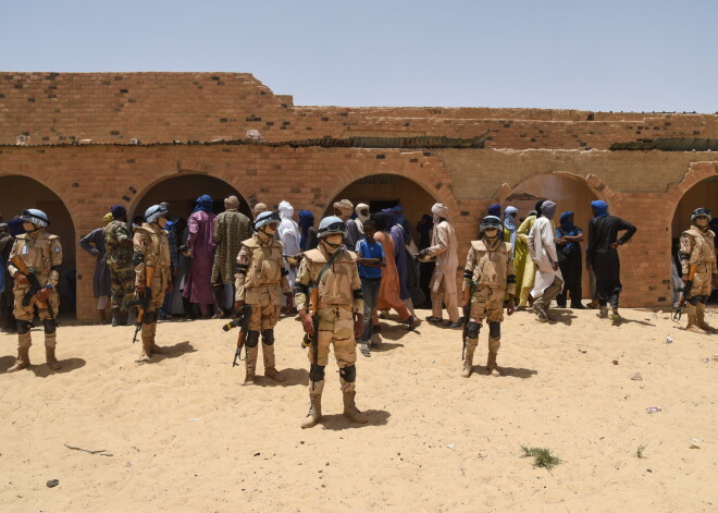 Mali nogalināti 95 dogonu ciema iedzīvotāji