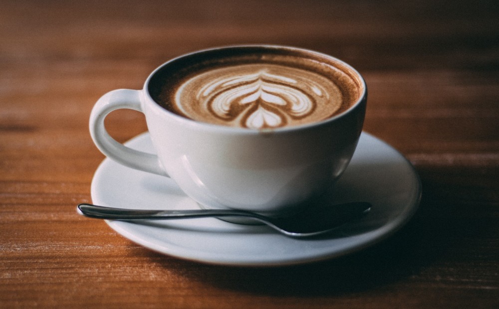 Pētnieki atklājuši, ka pat 25 kafijas tasīšu izdzeršana dienā neveicina artēriju nosprostošanos