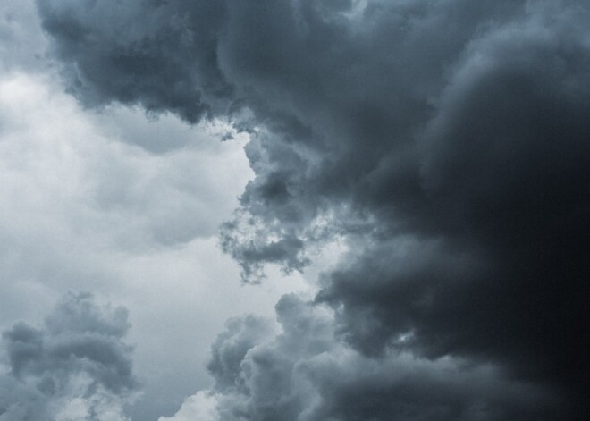 Интенсивность вспышек молний над Балтийским морем превышает 10 тысяч в час