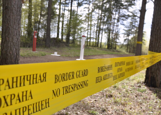 Likumsargi uz Latvijas robežas kādā automašīnā atraduši 33,6 kilogramus hašiša