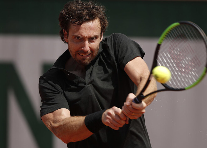 Gulbis Štutgartes turnīra pirmajā kārtā piedzīvo zaudējumu pret 18 gadus vecu kanādieti