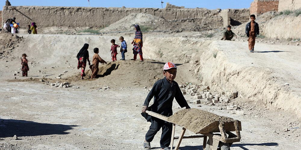 UNICEF: Pasaulē katrs desmitais bērns ir spiests strādāt