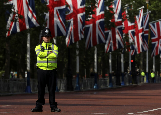 EK brīdina Londonu: "šķiršanās rēķins" būs jāmaksā arī bezvienošanās breksita gadījumā