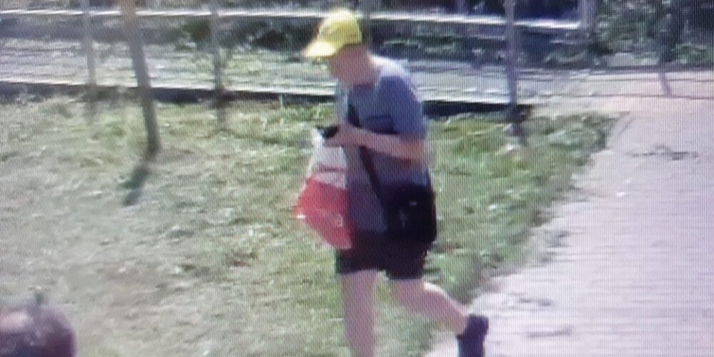 Publiskots novērošanas kameru video, kurā redzams 14 gadu vecais Oskars - zēnu joprojām nav izdevies atrast