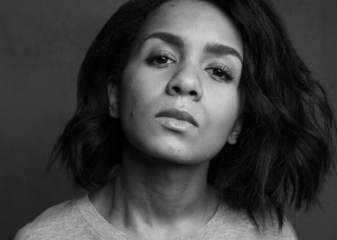 Noklausies: Aminata nāk klajā ar juteklisku dziesmu latviski