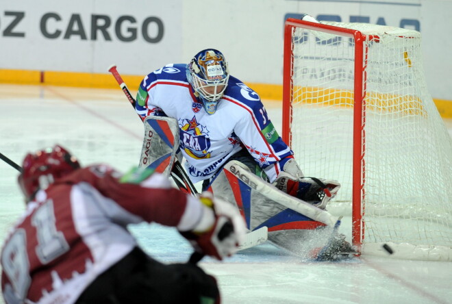 Maksims Sokolovs Sanktpēterburgas SKA rindās laukumā devās arī daudzās KHL spēlēs.