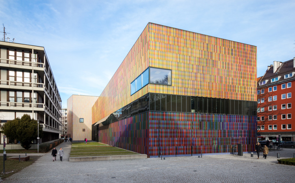 Kolorītais Brandhorstu muzejs Minhenē svin 10 gadu jubileju