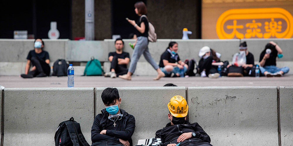 Honkongā protestus turpina neliela demonstrantu grupa