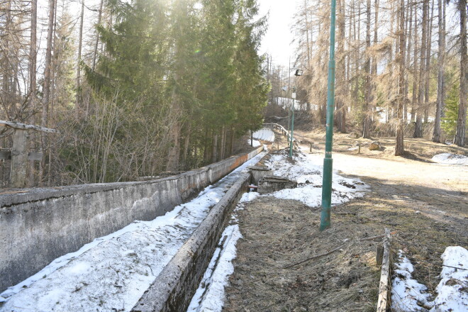 Kortīnas d’Ampeco bobsleja un kamaniņu trase.