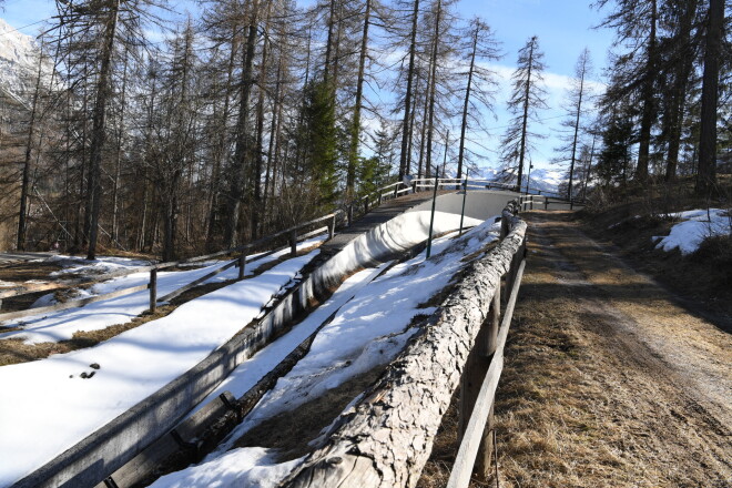 Kortīnas d’Ampeco bobsleja un kamaniņu trase.